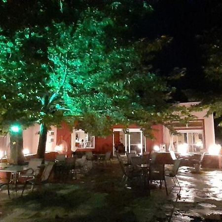 Περι Ανεμων Hotell Zervi Exteriör bild